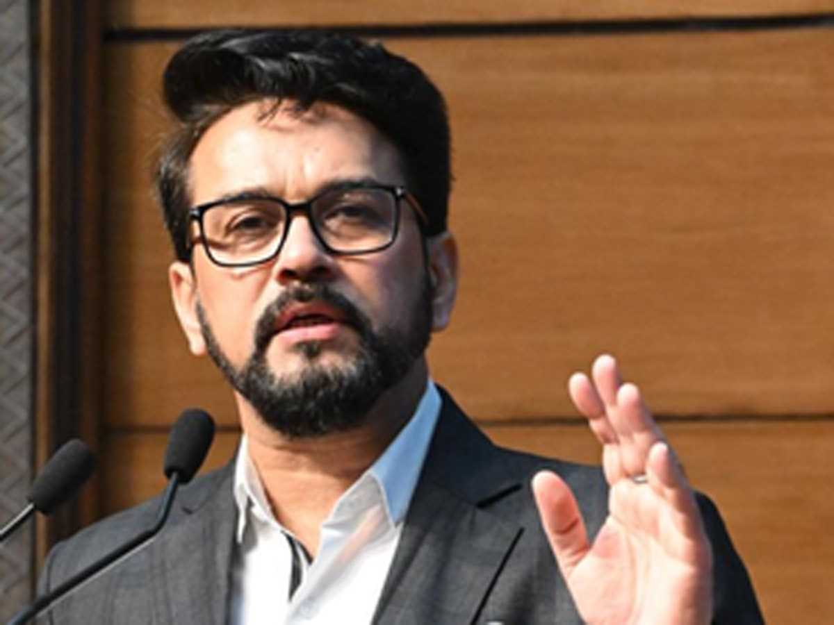 अनुराग ठाकुर की किसानों से शांति बनाए रखने की अपील, कहा- सरकार सदैव बातचीत के लिए तैयार